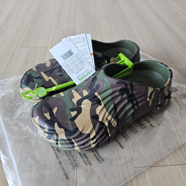 270 새제품) 크록스 에코 카모 웨이브 아미그린 국방 슬리퍼 샌들