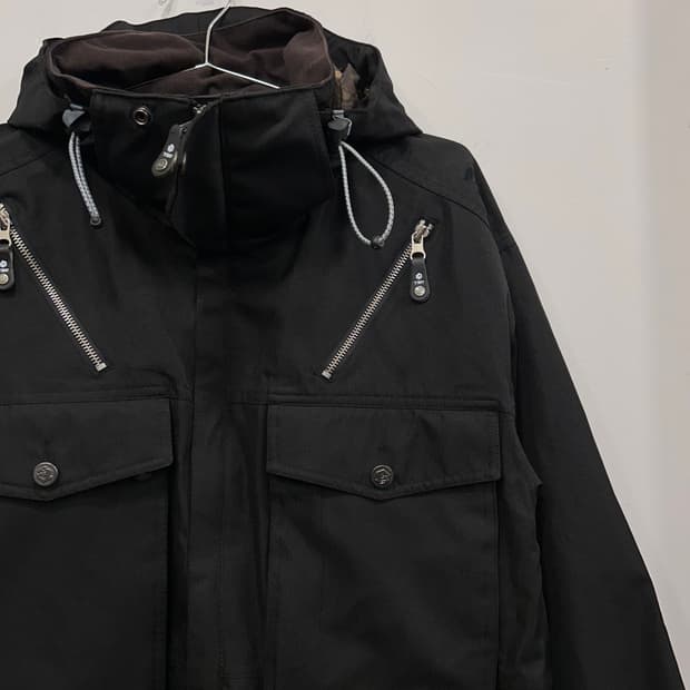 TSN 포켓 글로시 하이넥 후드 보드자켓