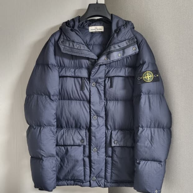 스톤아일랜드 마이크로 립스탑 오파크 나일론텔라 패딩