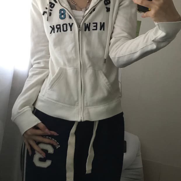 아베크롬비 화이트 슬림핏 후드집업