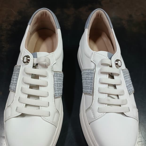 사이즈240)) 금강제화 로렐 여성 운동화 ! 정가 20만원대