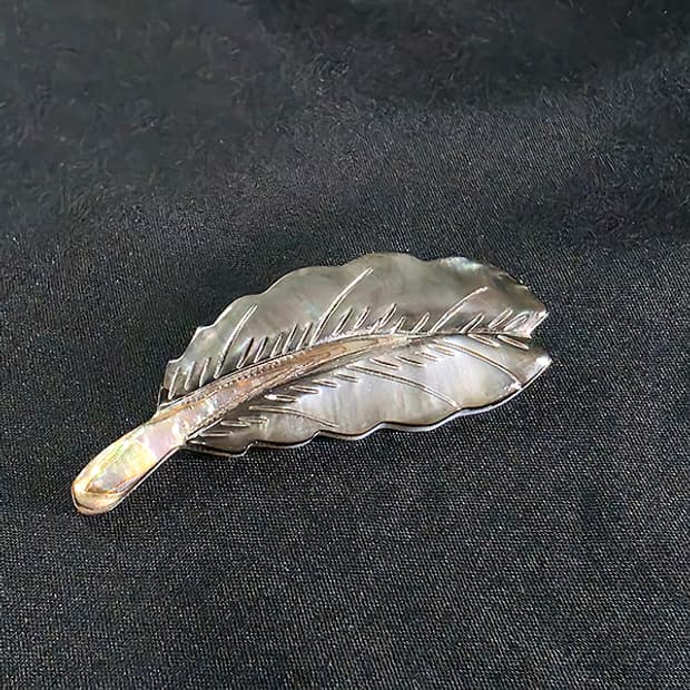 𓆃 자개 브로치