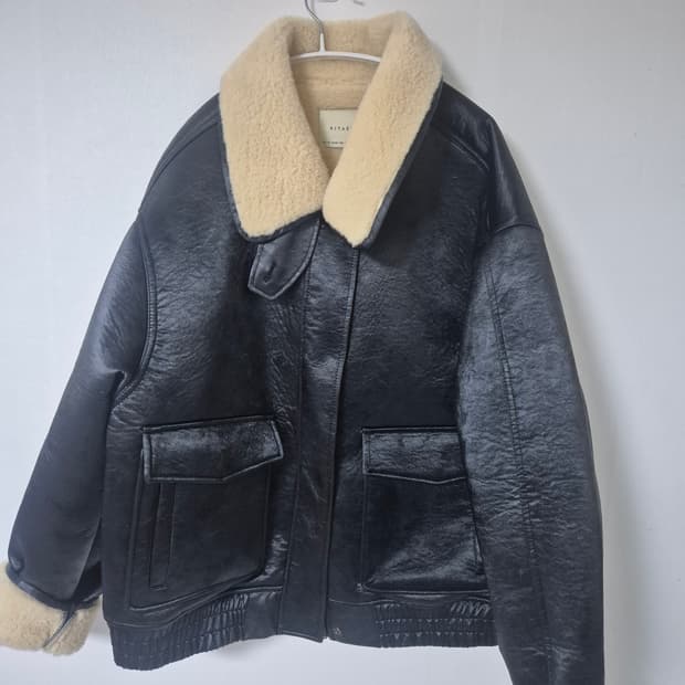 시야쥬 무스탕 봄버 자켓 블랙