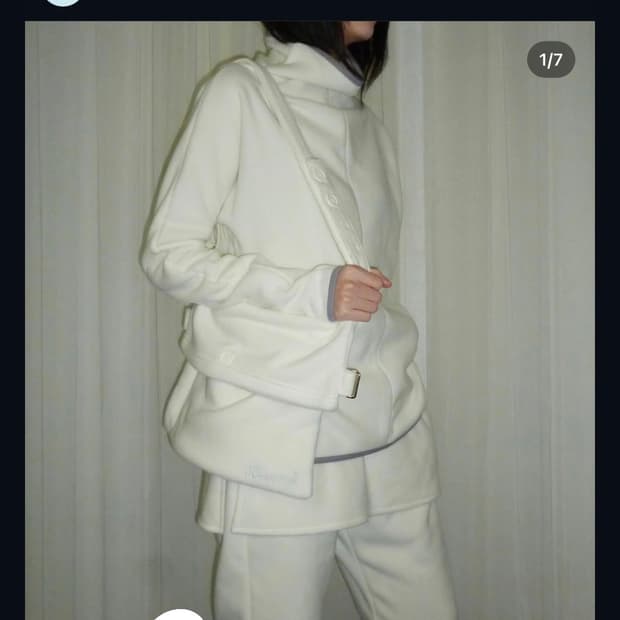 지초이컴포트 24-006 아이보리 플리스스커트 1사이즈 구합니다