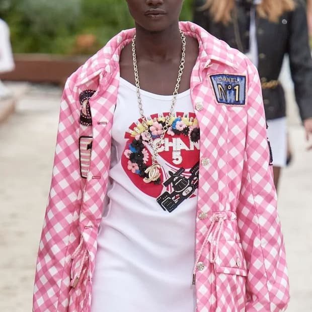 샤넬 23P 크루즈 스팽글 패치 자켓