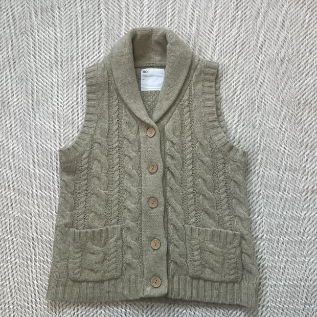 빈티지 베이지 케이블 니트 베스트 