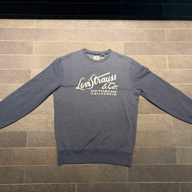 리바이스 맨투맨