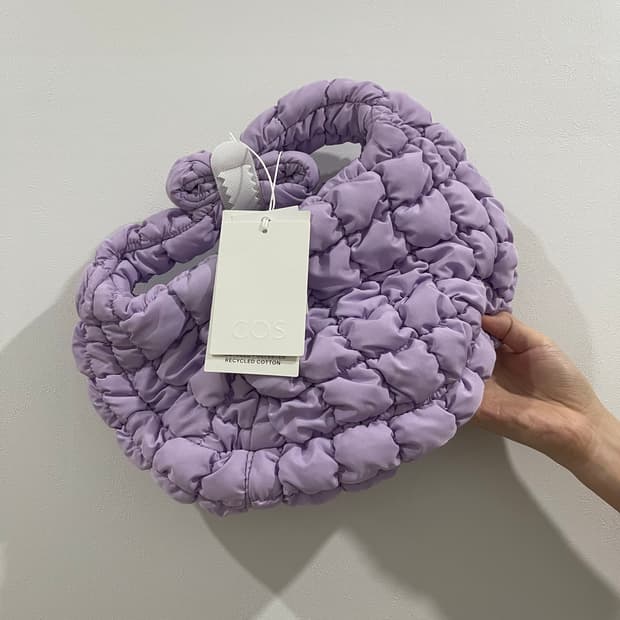 [새상품] COS 미니 구름백 연보라