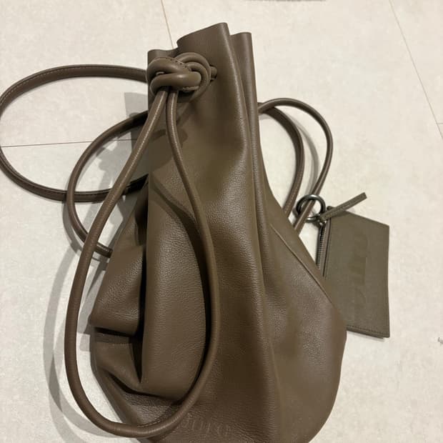 아우로 페인터백 에토프