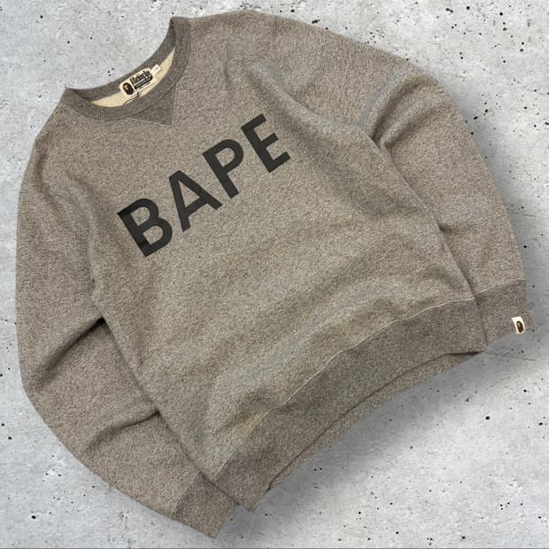 [L] 베이프 BAPE 로고 맨투맨 그레이 B544