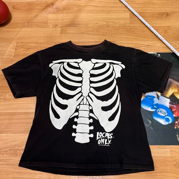 로컬스온리 티셔츠