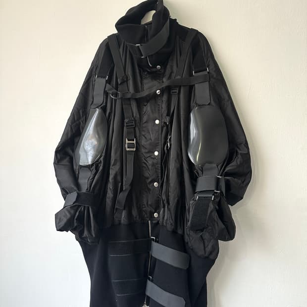 돌체앤가바나 2003AW 파라슈트 본디지 봄버 런웨이