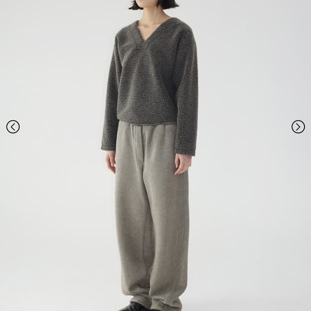 hwi CUSHION V - TOP [GREY]