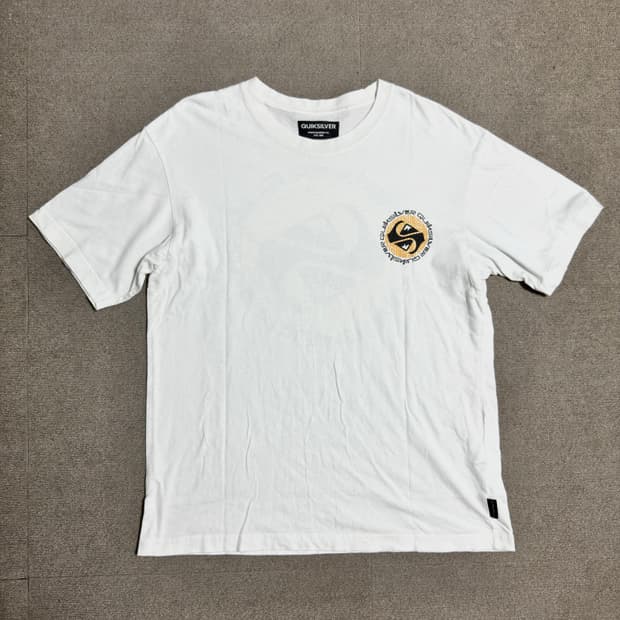퀵실버 루즈핏 백로고 반팔 티셔츠