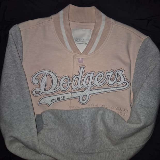 MLB 핀터깔 딸기우유 야구 점퍼 바시티 핑/회