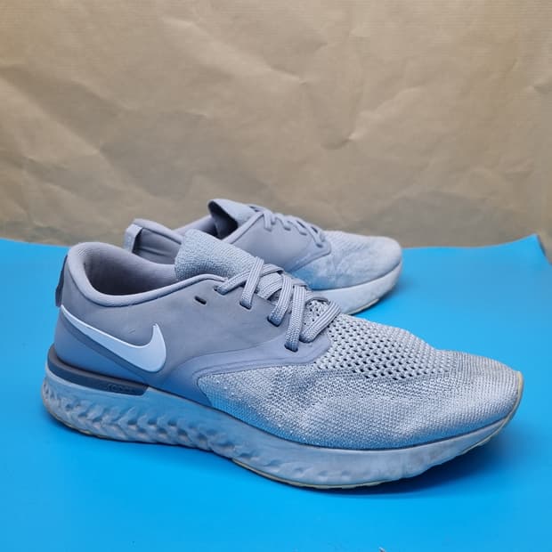 나이키 오디세이. 플라이니트 250