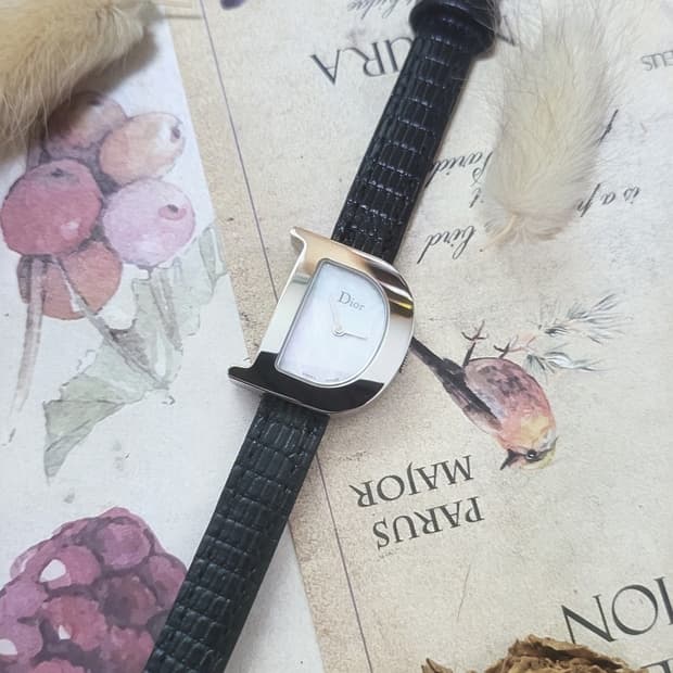 [특가상품] 정품 디올 심플리 디올 쿼츠시계