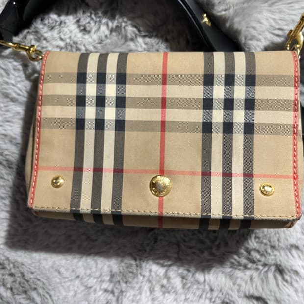 버버리 스트랩 가방