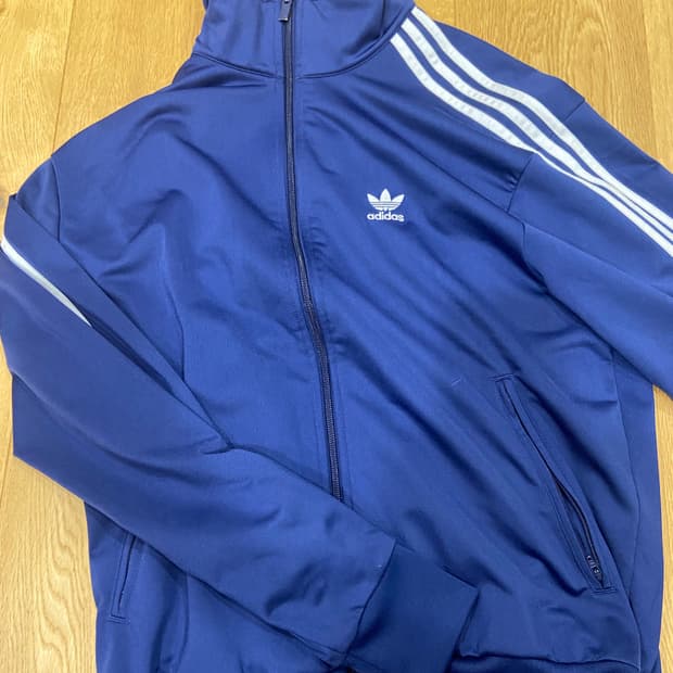 파란색 아디다스 져지