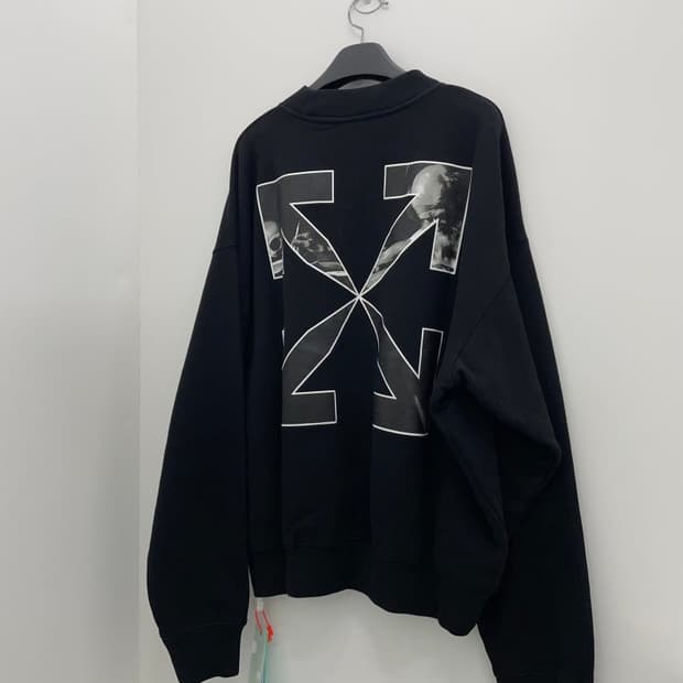 [새상품] 오프화이트 카라바지오 오버 스케이트핏 맨투맨 블랙 L