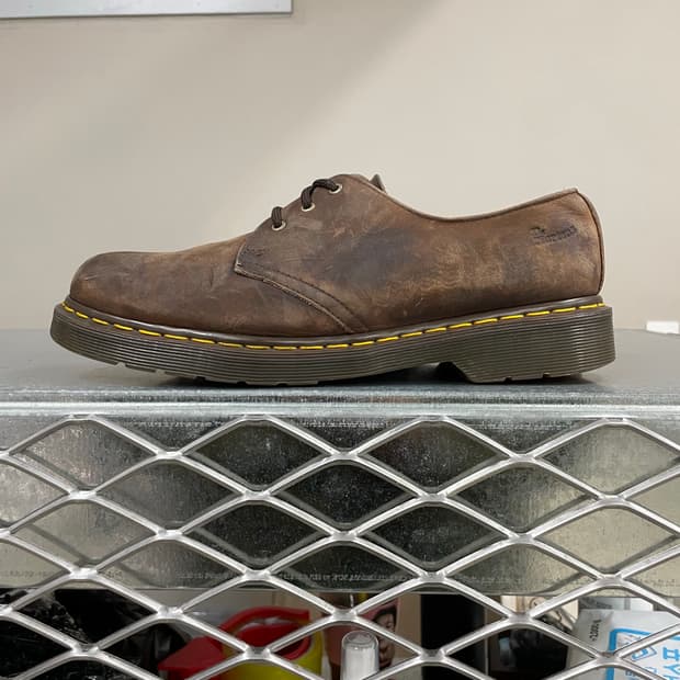 닥터마틴 1461 3홀 브라운 uk8 (gr-4222)