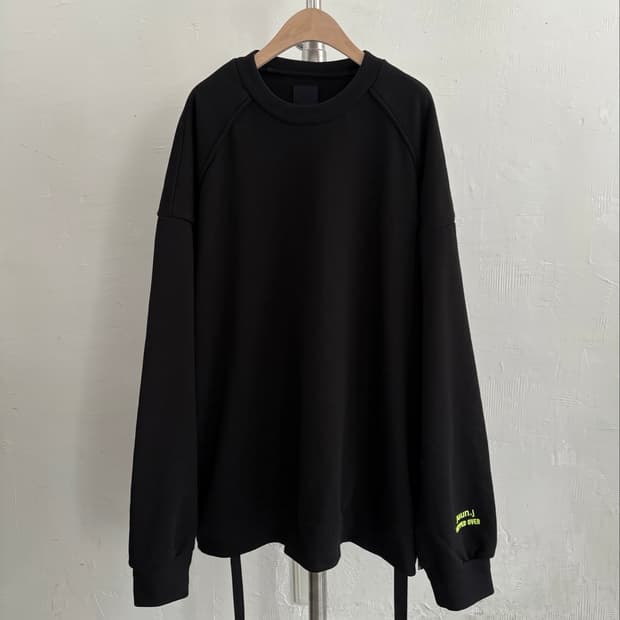 JUUN.J 준지 블랙 사이드 지퍼 오버사이즈 맨투맨