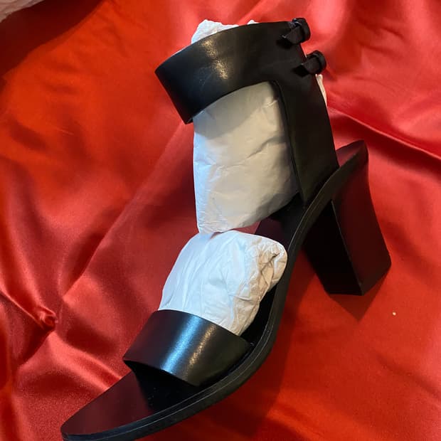 [신품/강남신세계] 알렉산더 왕 안나(Anna) 스트랩 샌들 (38.5)