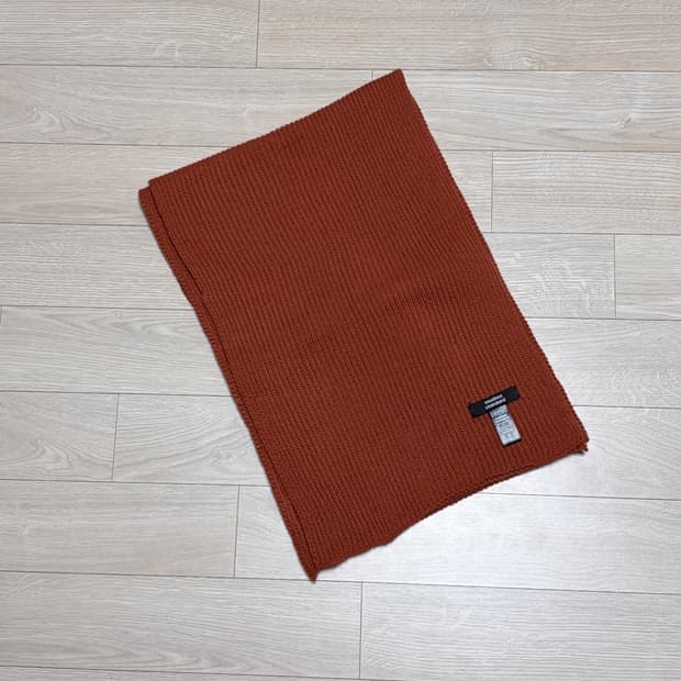 무신사 스탠다드 리브드 니트 머플러 러스티 오렌지