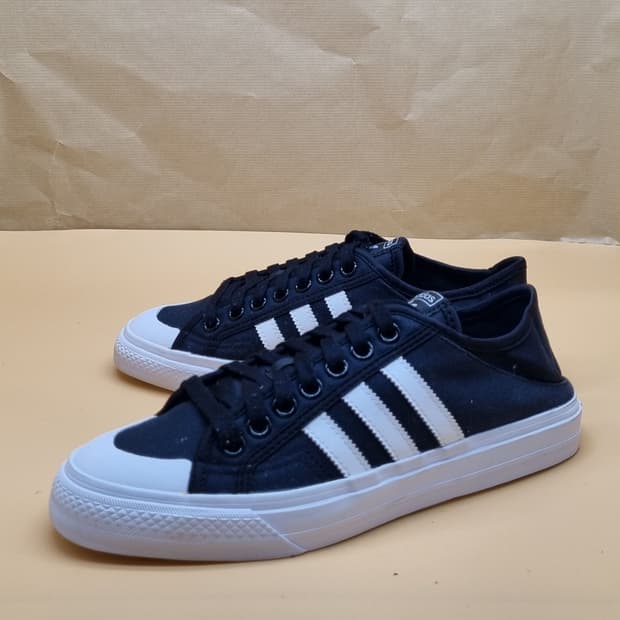 아디다스 컬렙시브. 니짜 로우 스니커즈265.