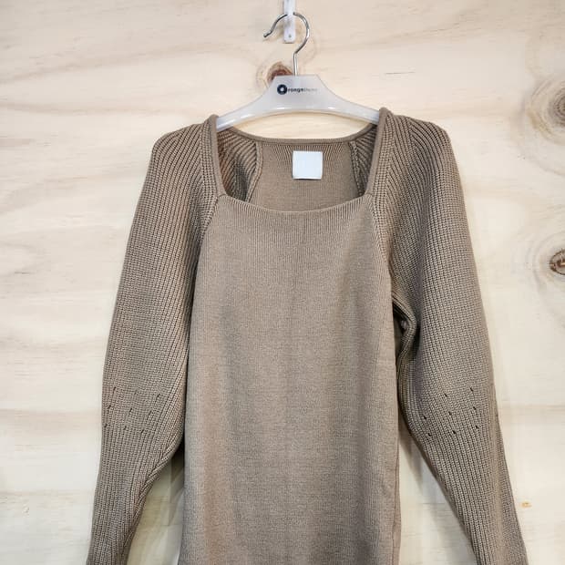 563) 님프 NYMPH 여성 스퀘어넥 니트