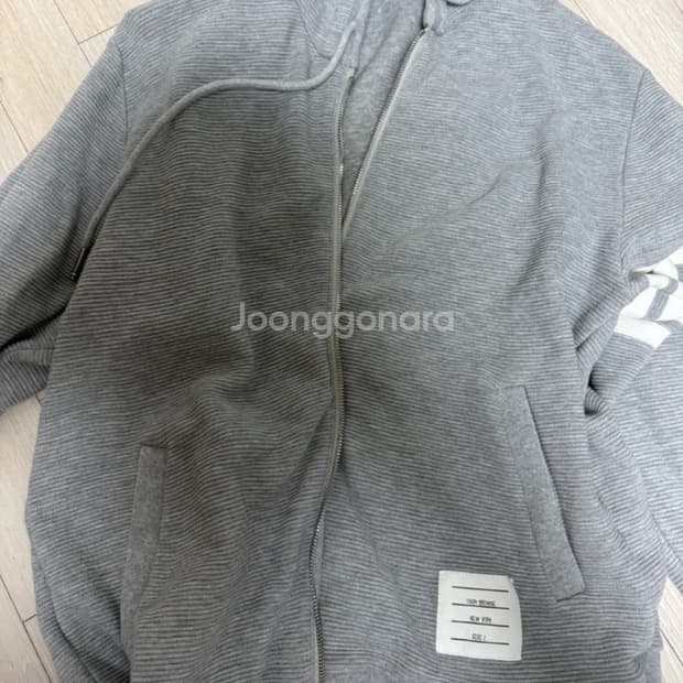 특가) 톰브라운후드집업.    2