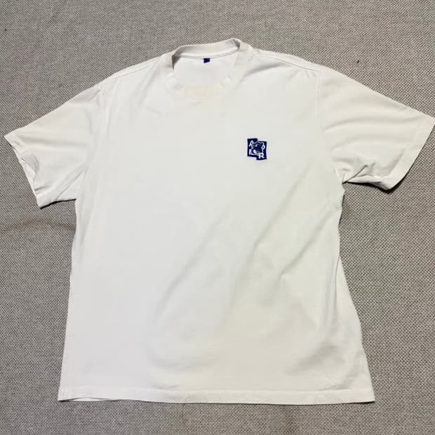 아더에러x메종키츠네 콜라보 반팔 팝니다.A1