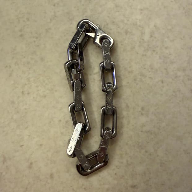 루이비통 버질아블로팔찌