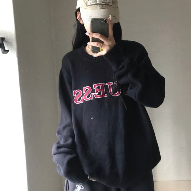 게스 빅로고 오버핏 니트