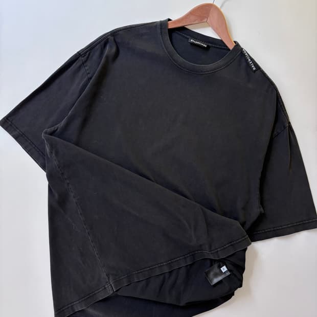  Balenciaga 발렌시아가 차콜 반팔 티셔츠