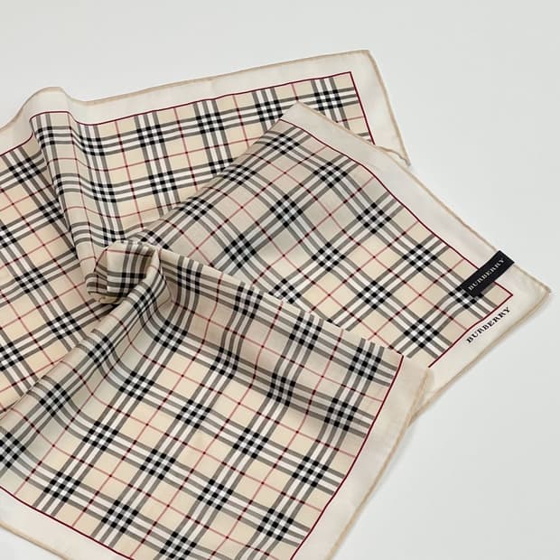 (새상품) burberry/ 버버리 쁘띠스카프 손수건