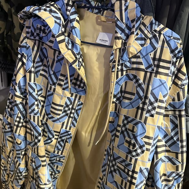 버버리 바람막이