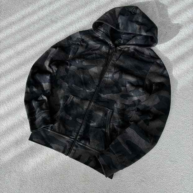 폴로 카모 후드집업 