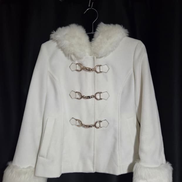 세실맥비 화이트 코트