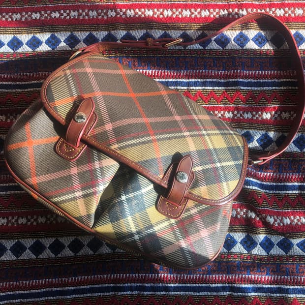 두니앤버크 체크무늬 숄더백