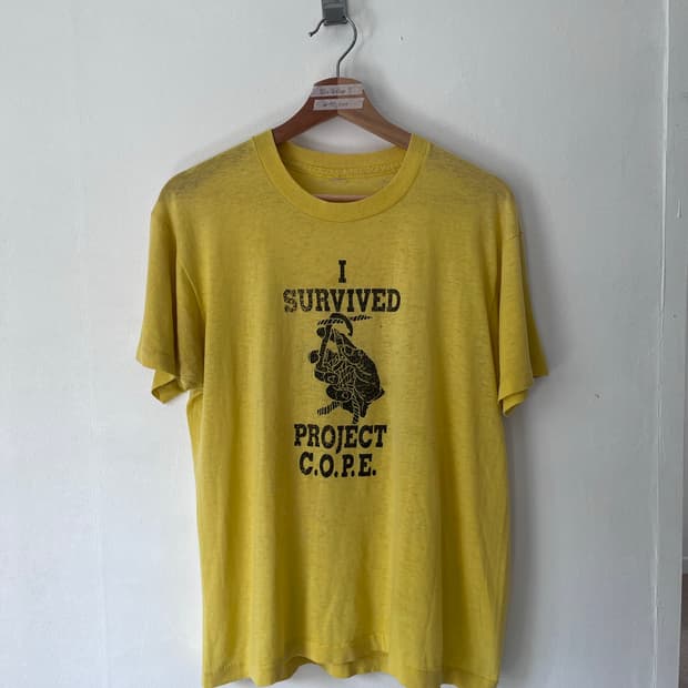 80s vintage  i survived t-shirt