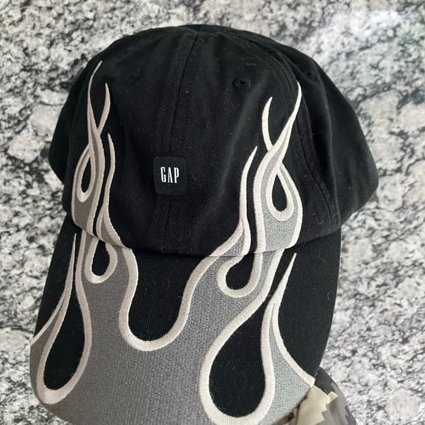 이지 갭 발렌시아가 플레임 캡 볼캡 모자