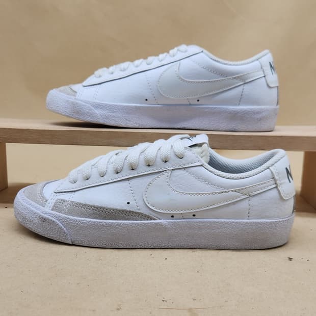 나이키 블레이져 로우77 여성스니커즈 235