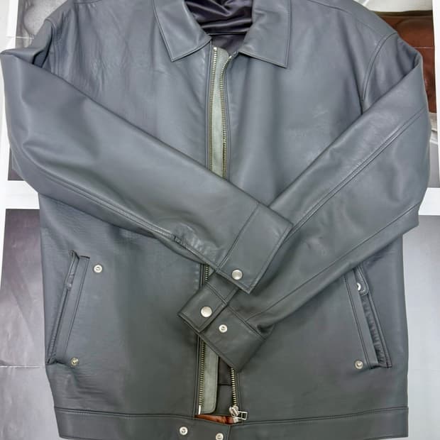 플라스틱프로덕트 레더자켓 그레이