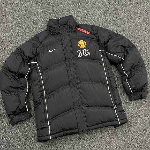 S)나이키 빈티지 맨체스터 유나이티드 블랙 패딩