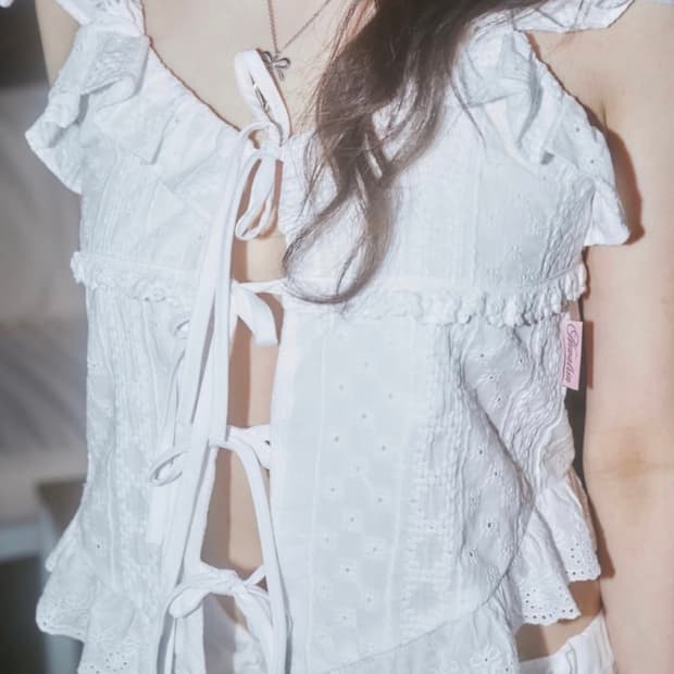 뉴얼린 엔젤 레이스 슬리브리스 블라우스