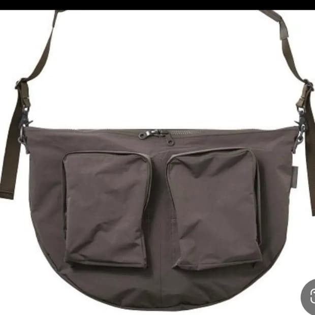 아미아칼바 바디백