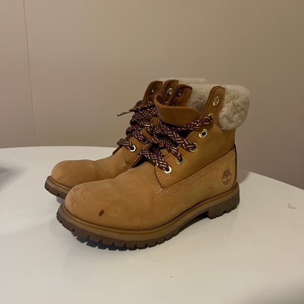 팀버랜드 6인치 프리미엄 퍼 부츠