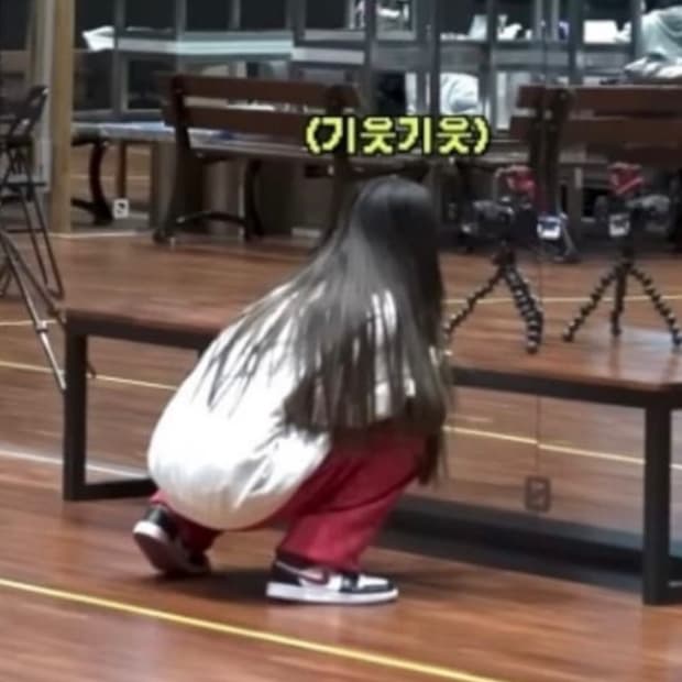 NJZ 해린 착용 조던 브레드 토 미드 짐레드