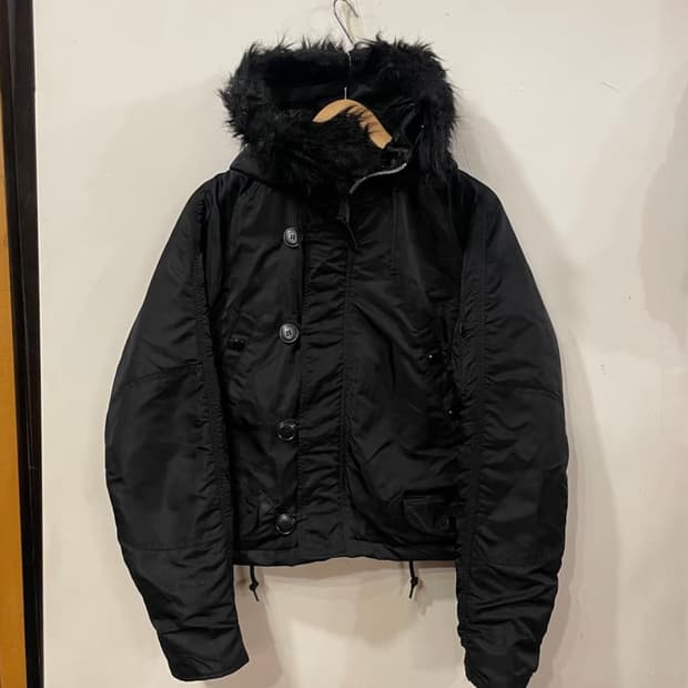 알파인더스트리 크롭봄버 M